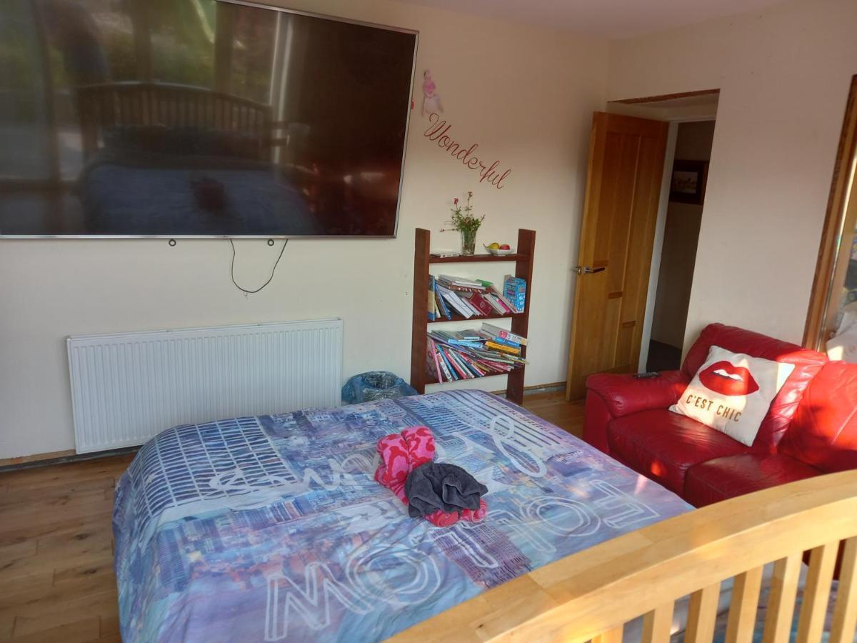 No 9 Manor Way Apartman Carmarthen Kültér fotó